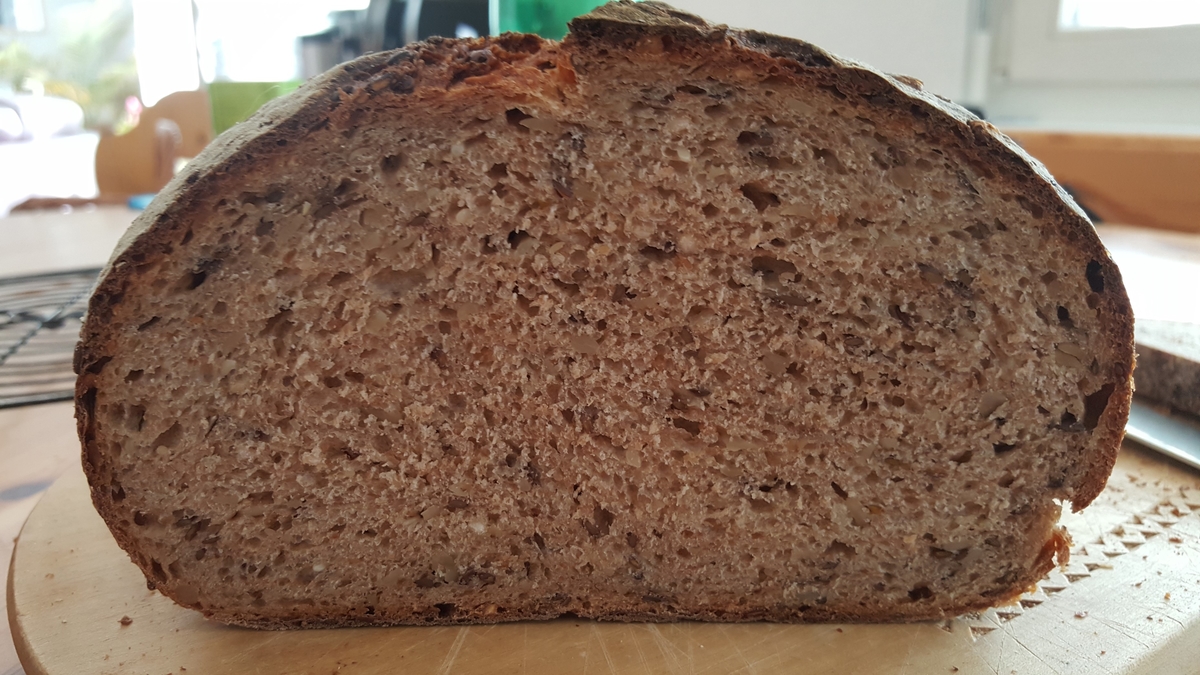 Weizenbrot mit Sauerteig und Vollkornanteil • Brotbackforum - Die ...